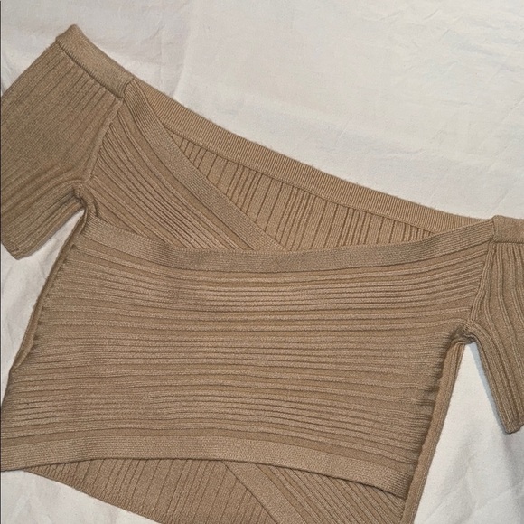 Aerie NWOT Women's Cropped Reversible Off-Shoulder Ribbed Sweater Tan small - Picture 2 of 7